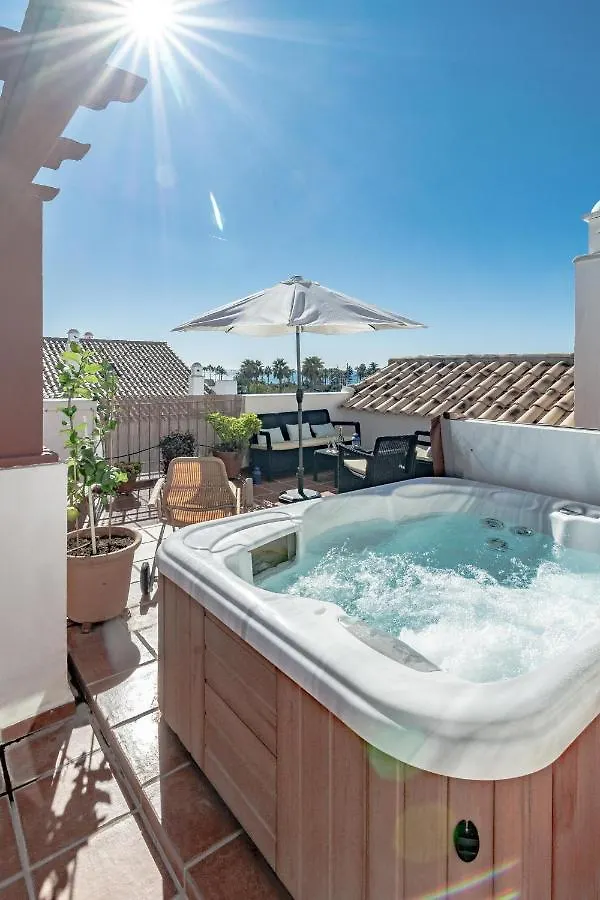 Seaside 3 Bedroom Penthouse Next To The Beach In San Pedro 마르베야 0*,  스페인