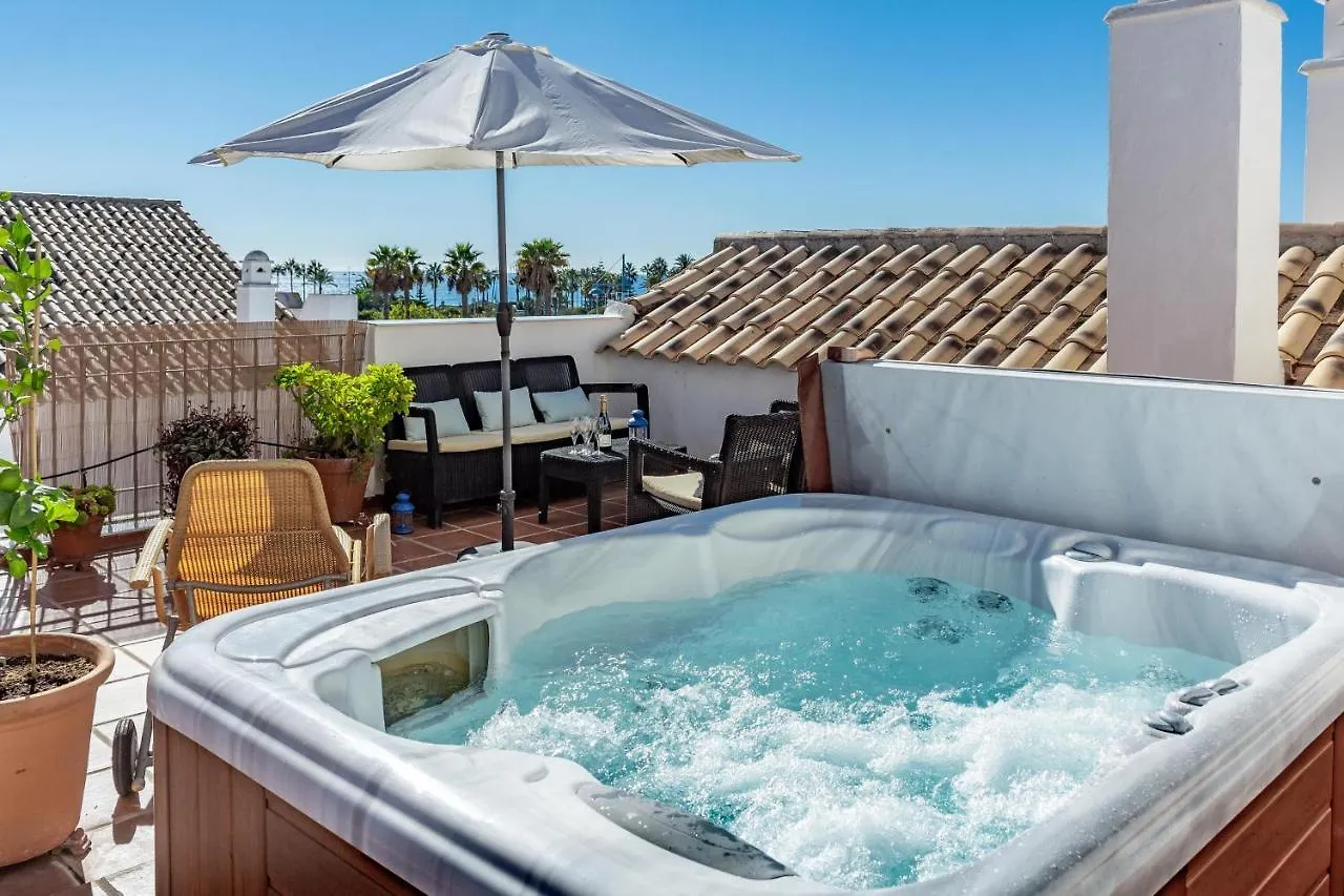 Seaside 3 Bedroom Penthouse Next To The Beach In San Pedro 마르베야 아파트